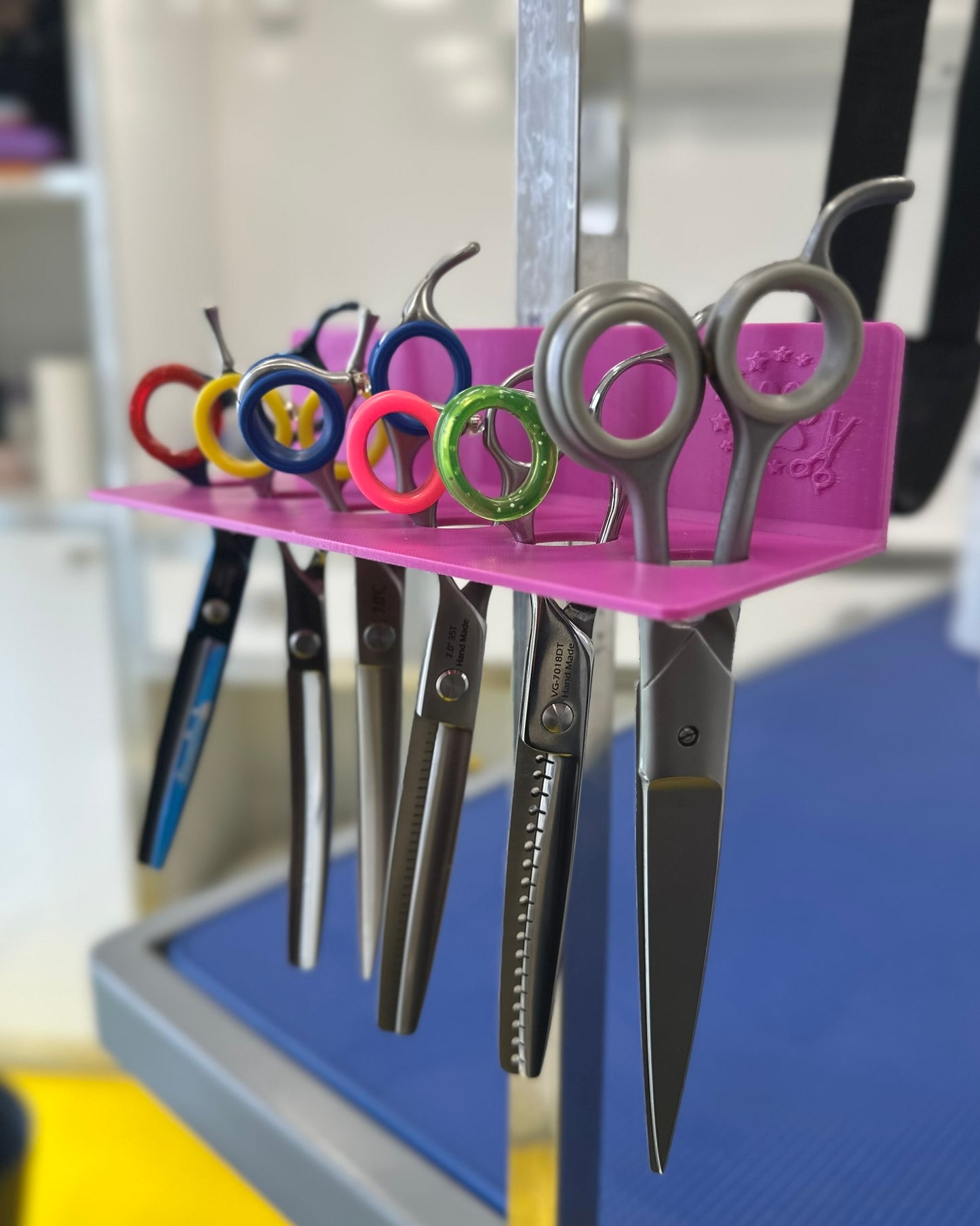 H-Frame Mounted Scissor Holder – Keep Your Grooming Tools Handy!